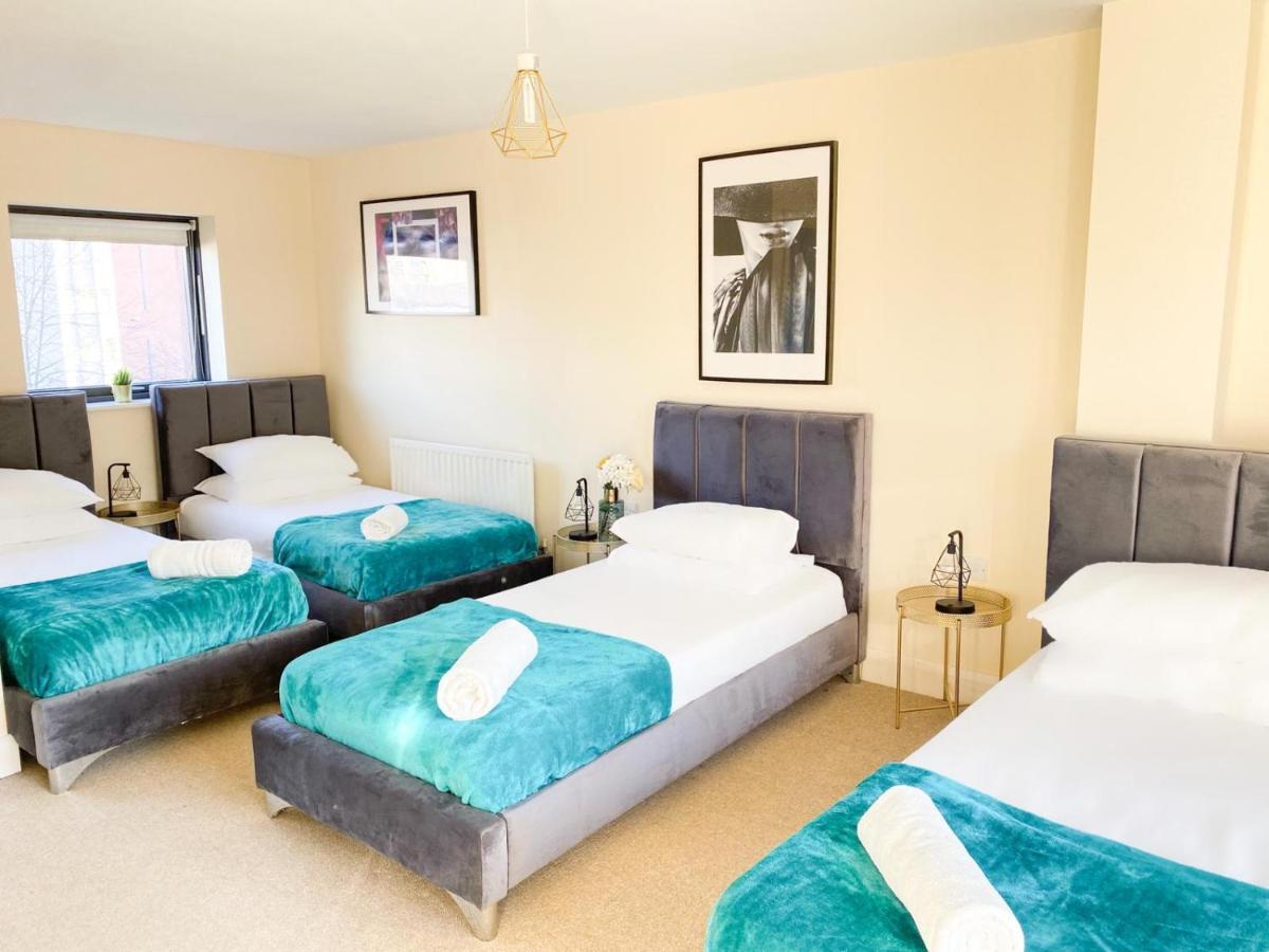 Tudors Esuites House City Centre Netflix เบอร์มิงแฮม ภายนอก รูปภาพ