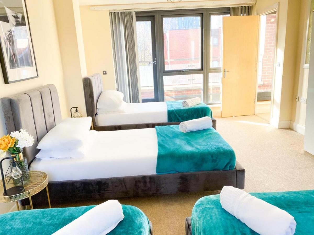 Tudors Esuites House City Centre Netflix เบอร์มิงแฮม ภายนอก รูปภาพ